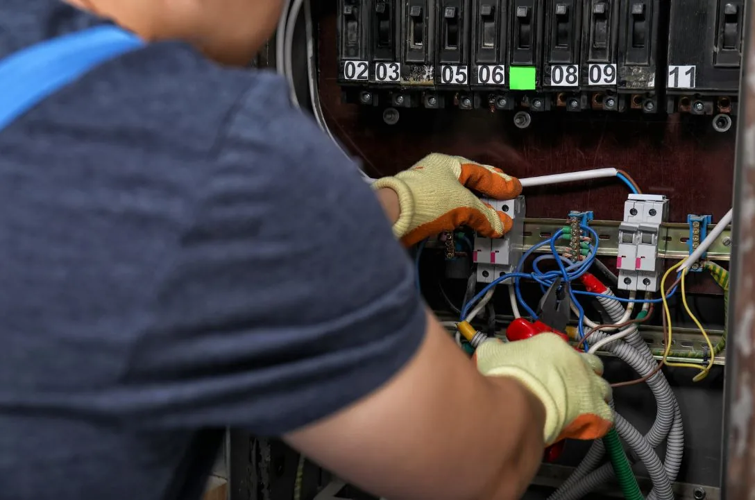 Elpro Electric electrical work: commercial electrical service 1