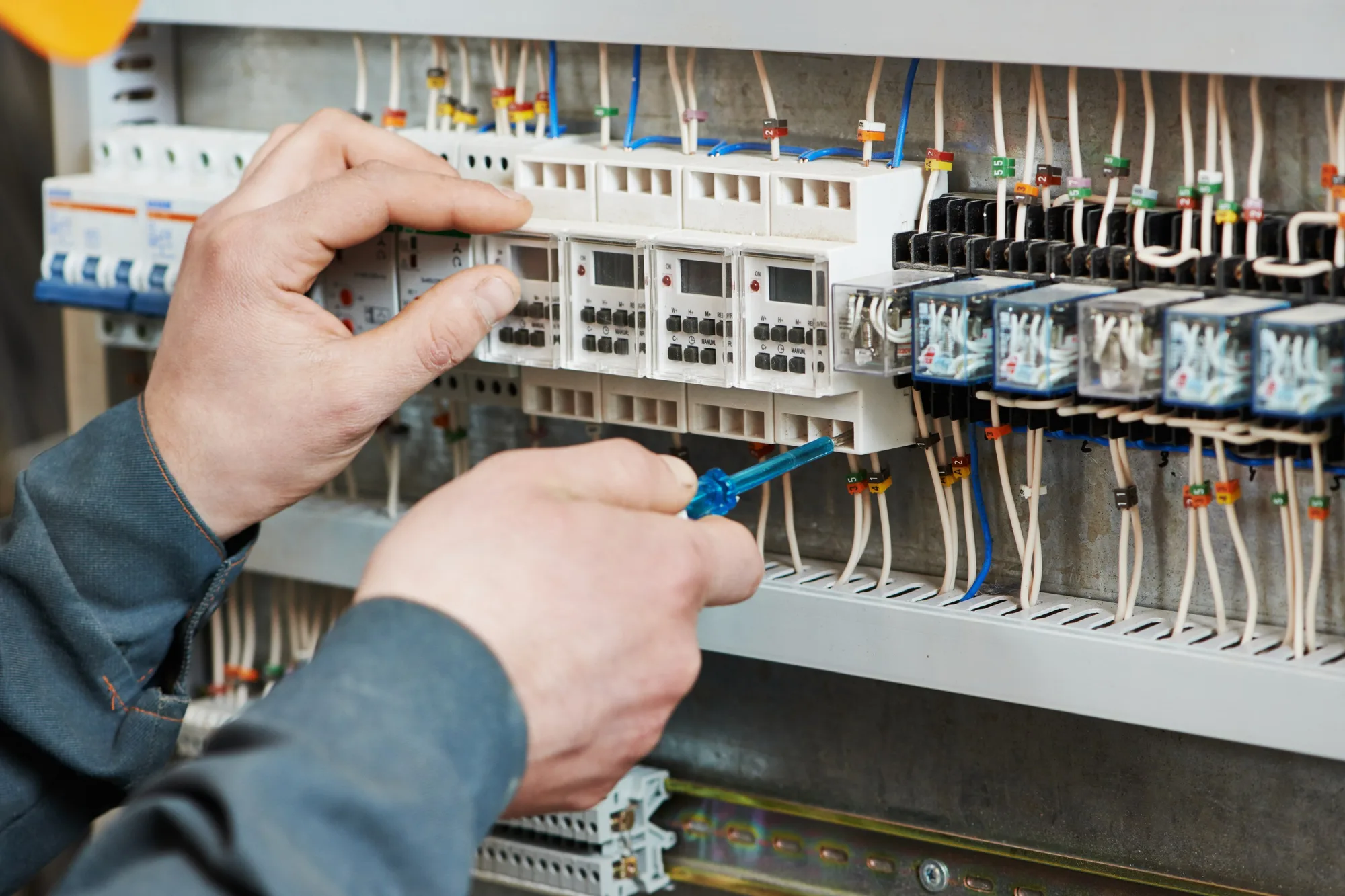 Commercial electrician working in Vancouver
